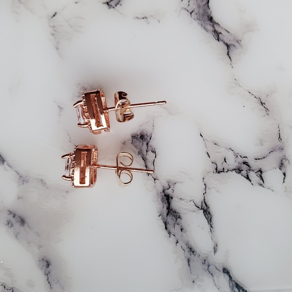 New Fashion Rose Gold Stud Earrings - Picture 6 of 7